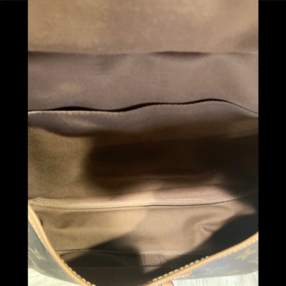 Authentic Louis Vuitton Saumur 30 #5.2 K AR 8912 - Picture 13 of 14